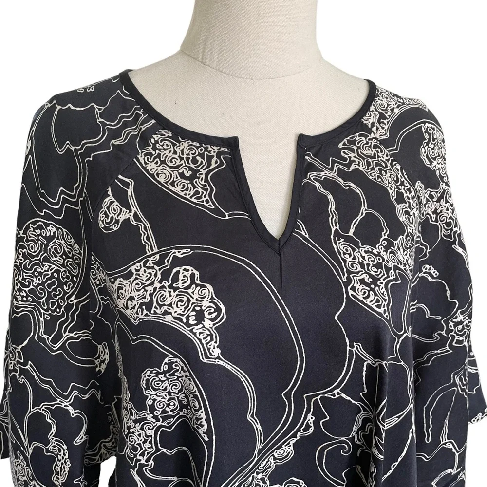 ELLIS & DEWEY Sz S Boxy fit top with short bell sleeves - Picture 2 of 9